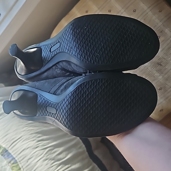 2/$25 Y2K heels - Picture 2 of 2